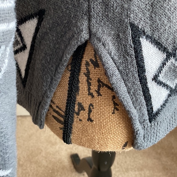 Gray Aztec Designed Sweater - Picture 5 of 6